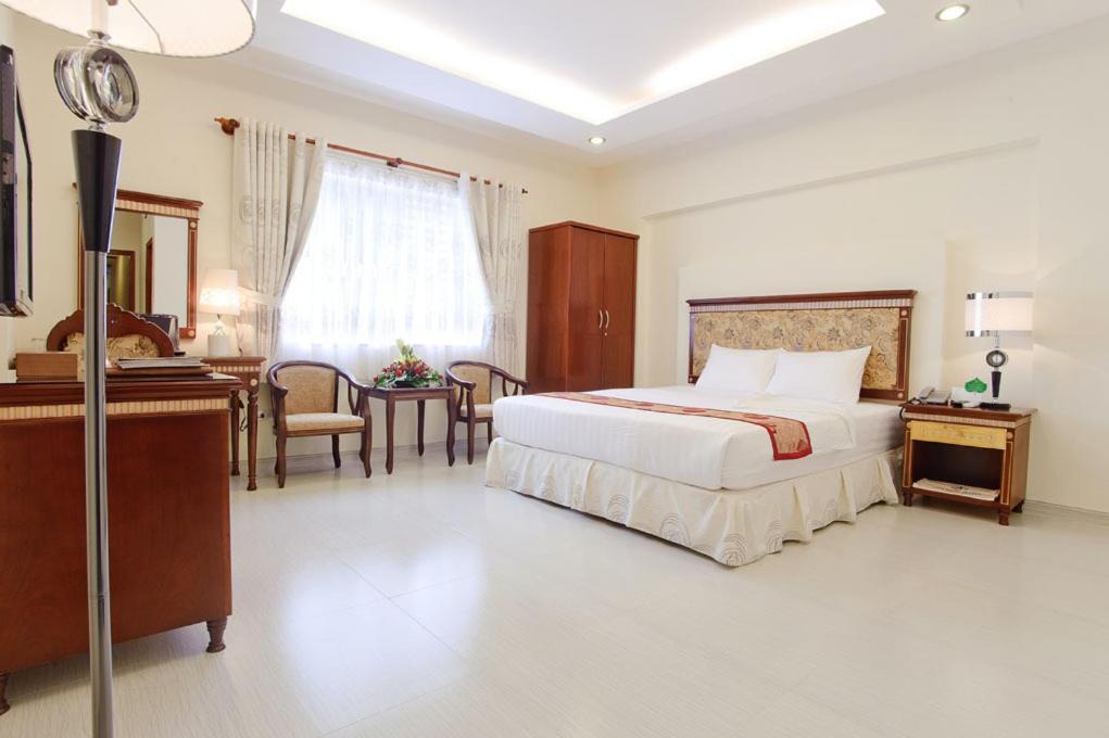 Anh Minh Hotel Хошимин Екстериор снимка