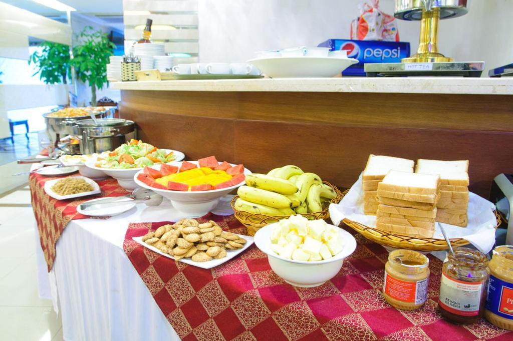 Anh Minh Hotel Хошимин Екстериор снимка
